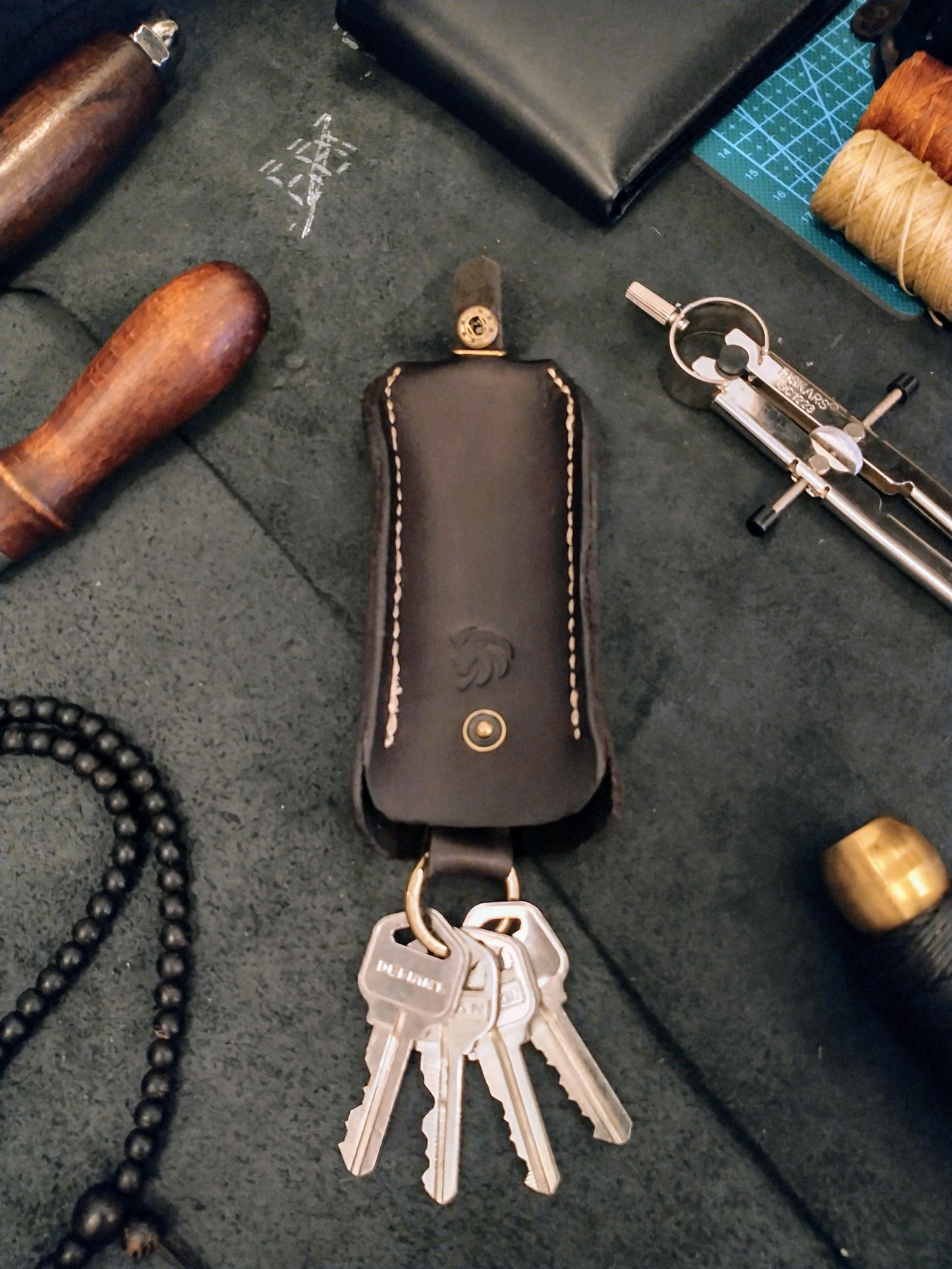 Khalil Leather keyholder 